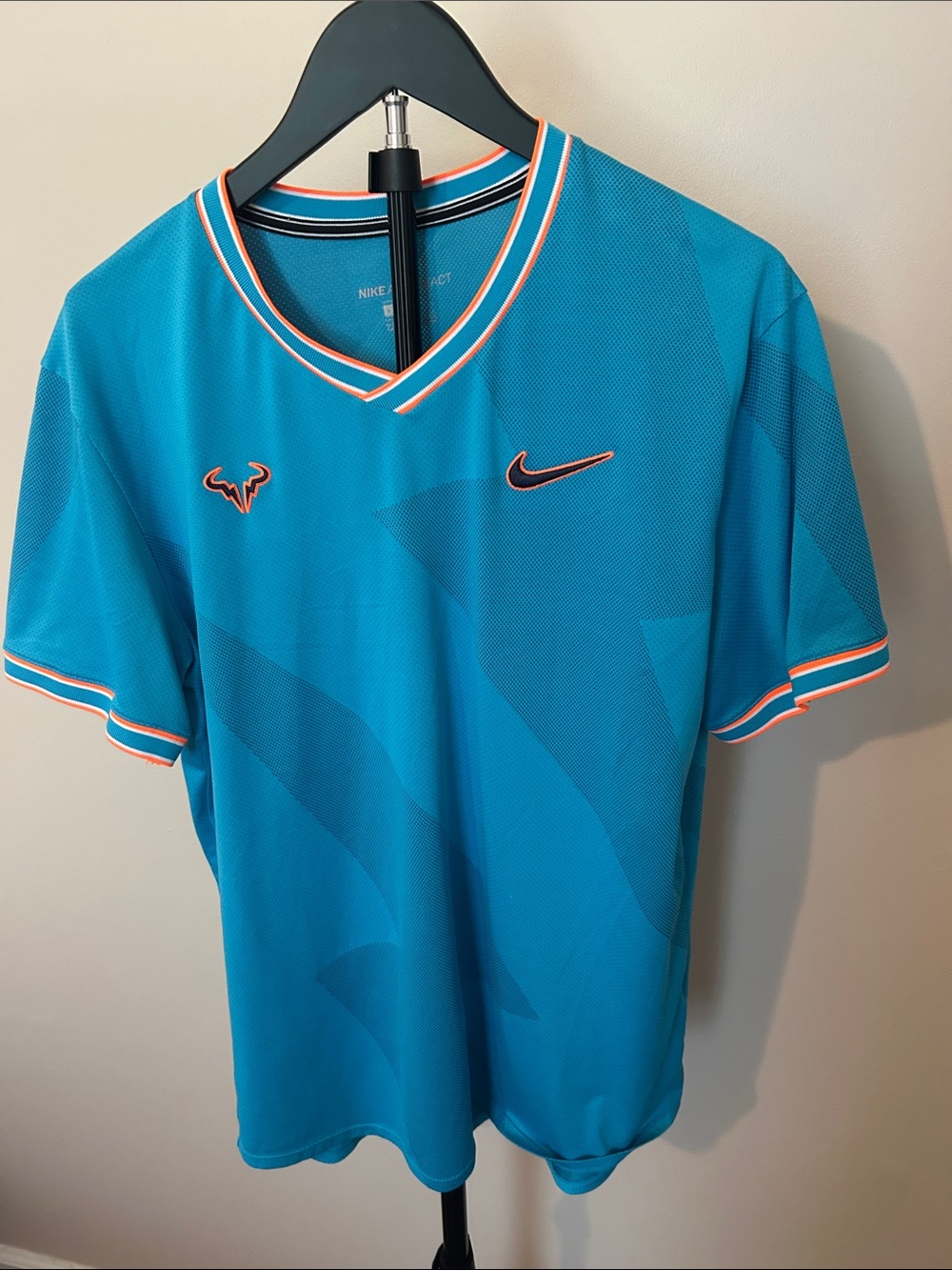 Nike Aeroreact Rafael Nadal 2019 Madrid Tournament Men’s Short Sleeve V-Neck